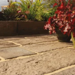 B&M Stone Sleeper 600 X 250cm - Brown